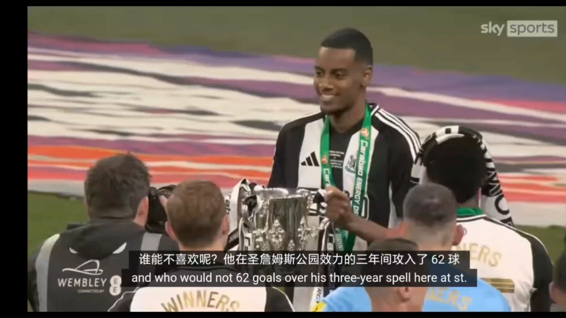 罗马诺:纽卡坚持不卖伊萨克利物浦商谈埃基蒂克转会